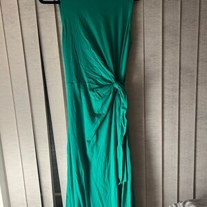 Elegant Green Sleeveless Dress